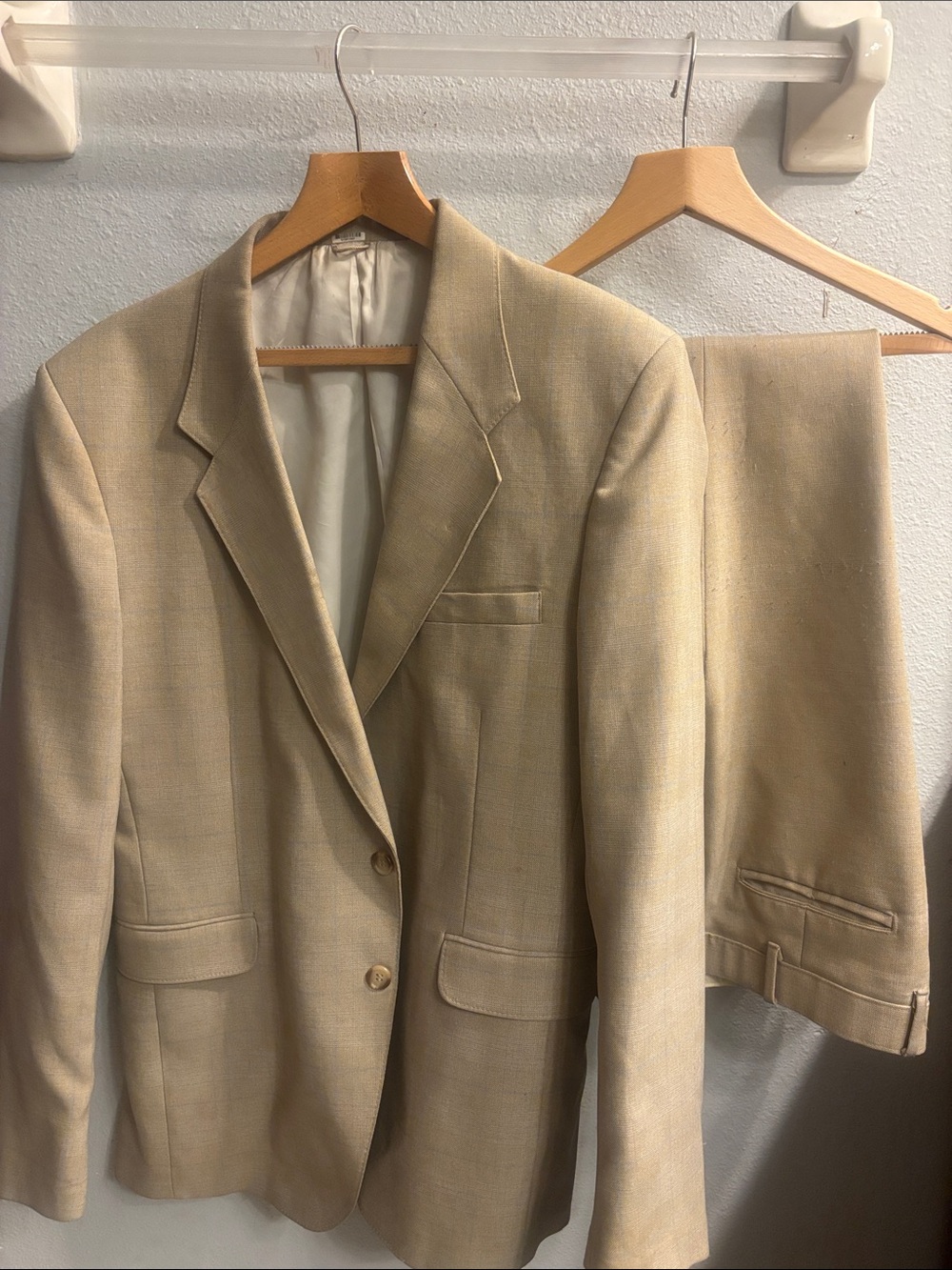 Levi’s Classic Men's Tan Two-Piece Blazer and Trouser Suit